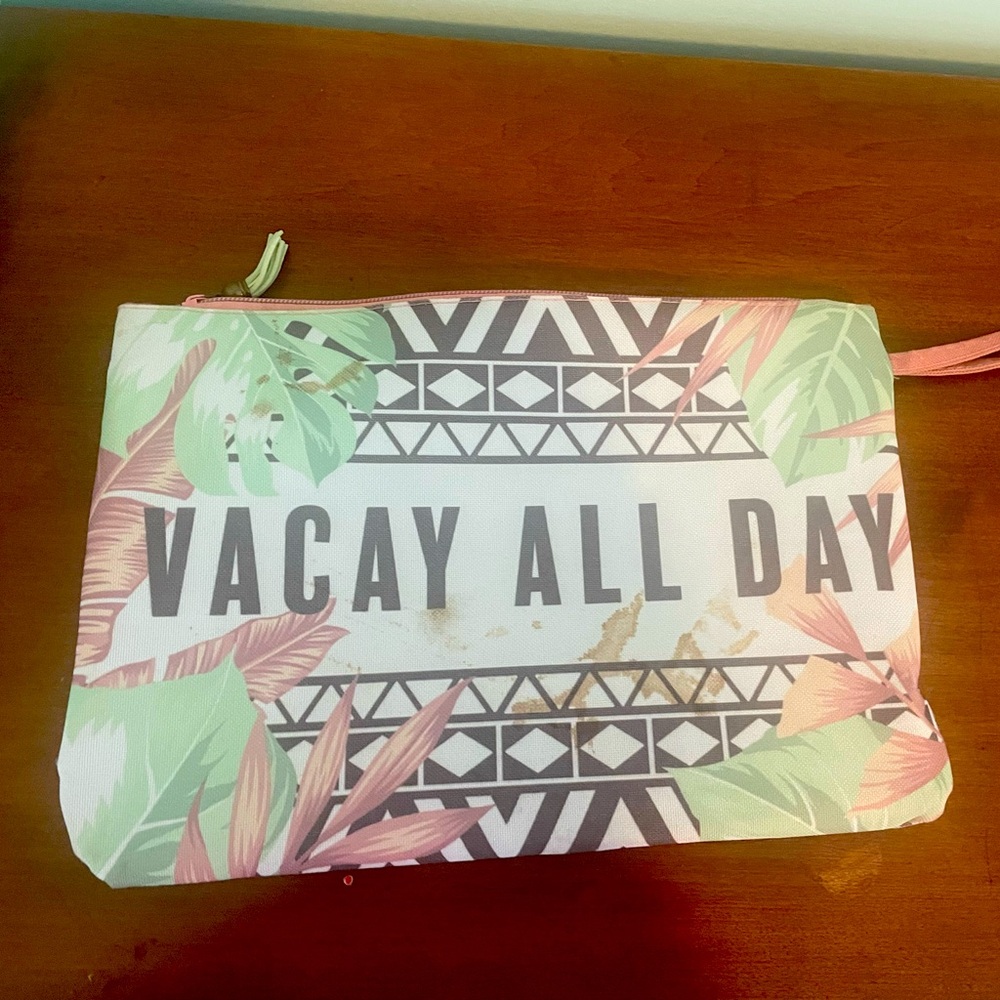 Morgan & Co Vacay All Day Bag NWOT